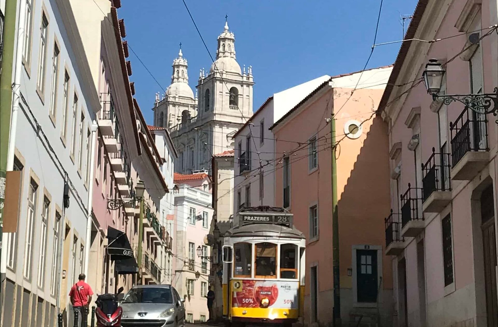 walking cities Lisbon